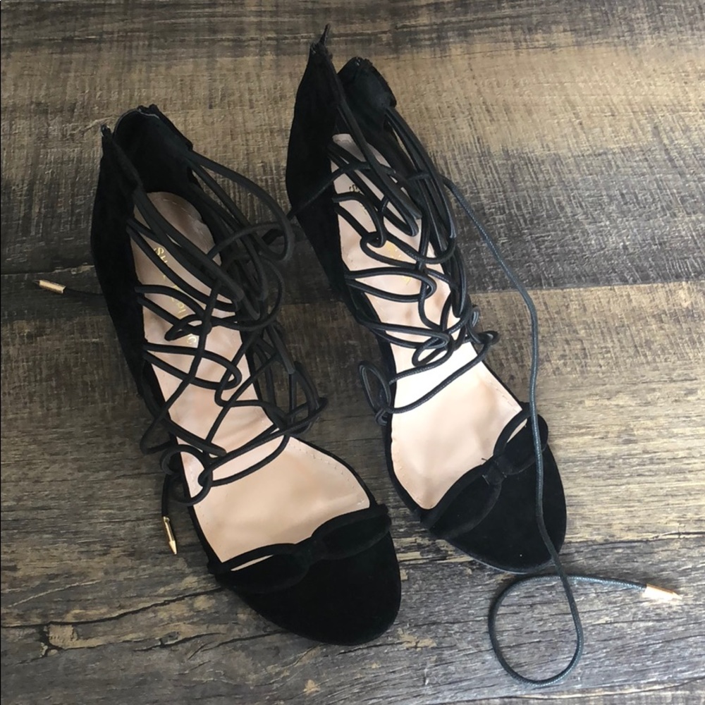 Basically new velvet feel high heels